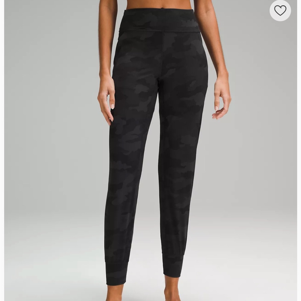 LULULEMON women’s align joggers in camouflage!
